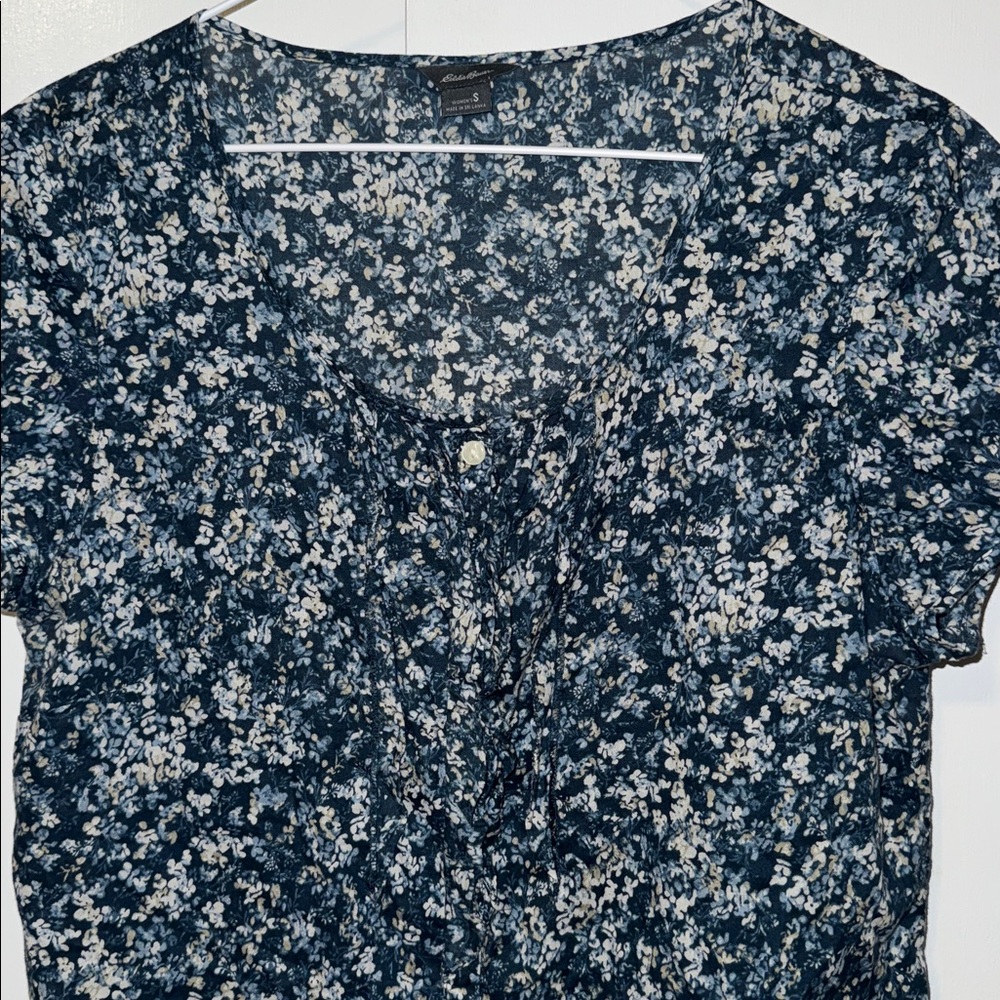 Eddie Bauer Cotton Short Sleeve Button Down Shirt Blue Floral Women’s Small S - Picture 2 of 9